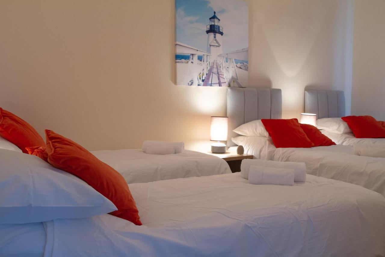 Carvetii - Fox House - 1St Floor Flat Sleeps Up To 8 Apartment Dunfermline Bagian luar foto