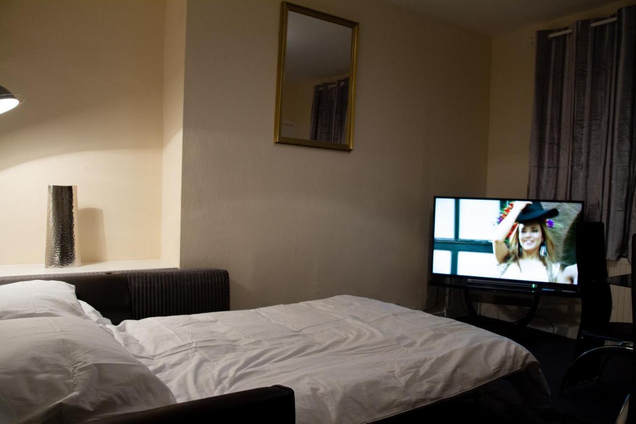 Carvetii - Fox House - 1St Floor Flat Sleeps Up To 8 Apartment Dunfermline Bagian luar foto