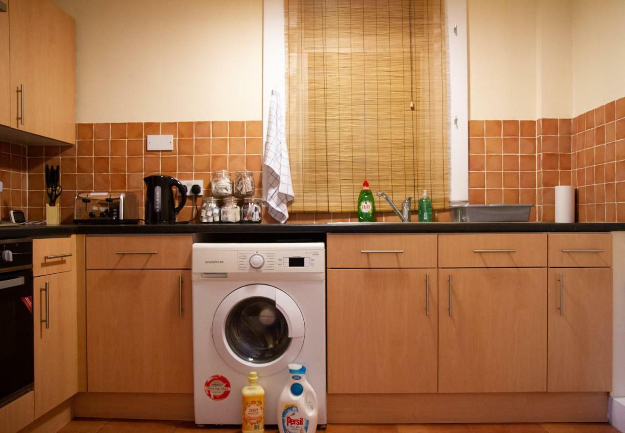 Carvetii - Fox House - 1St Floor Flat Sleeps Up To 8 Apartment Dunfermline Bagian luar foto